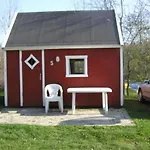 & Glamping