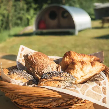 & Glamping * Nivå