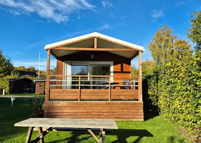 & Glamping Camping