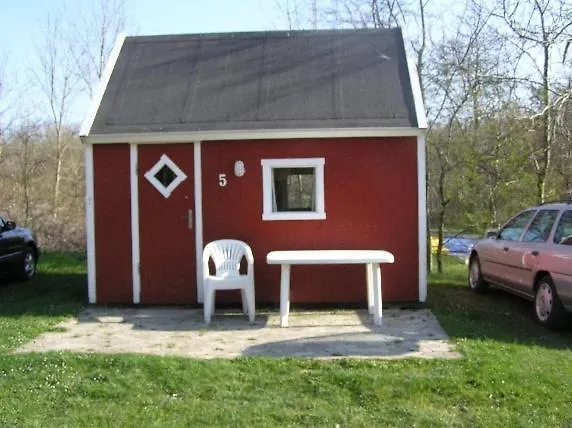 & Glamping