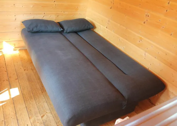 & Glamping